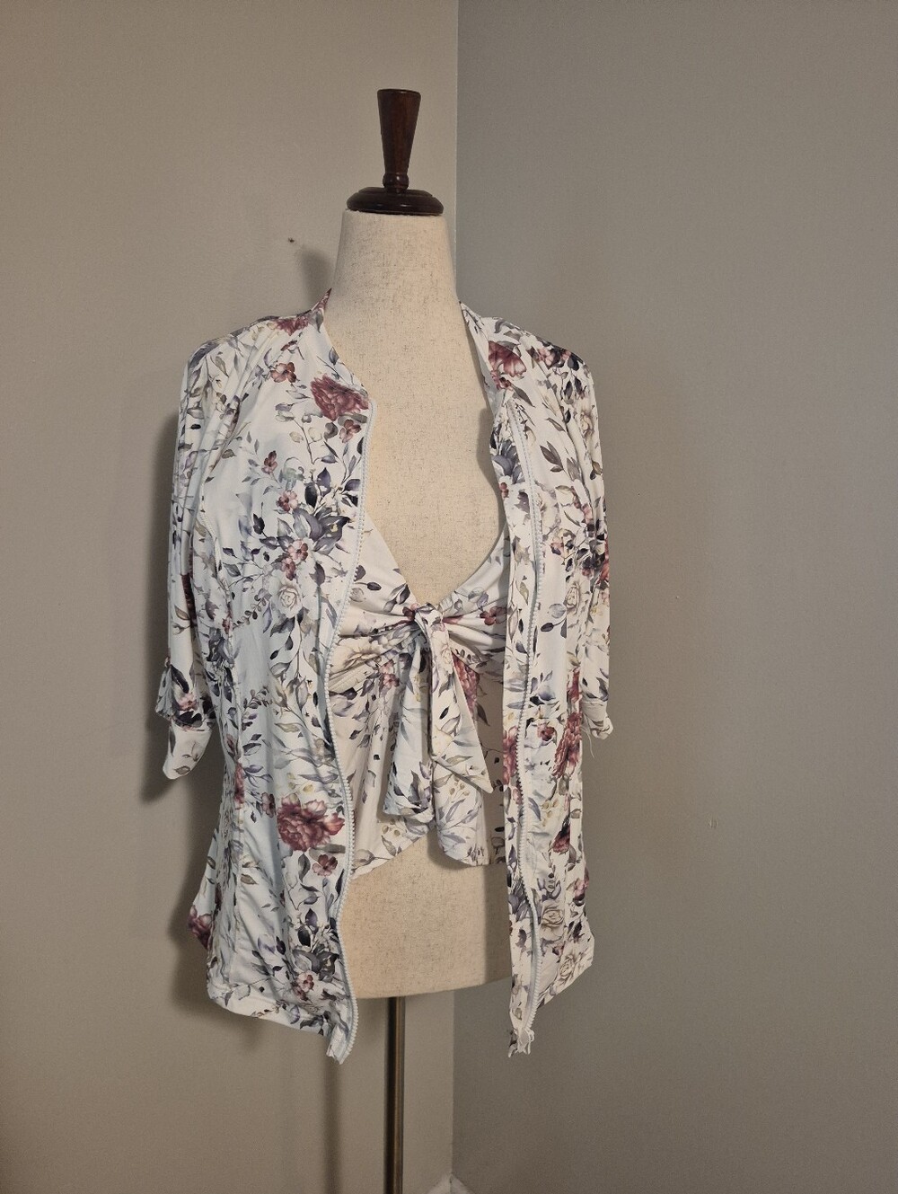 Floral Tie-Front Swim Top Tankini And Rash Guard Swim Set - White Floral 16 1X